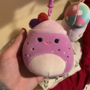 Vie the berry smoothie squishmallow clip NWT